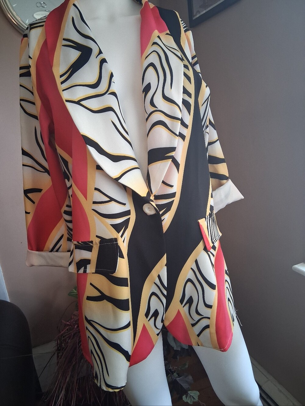 Women's Abstract Pattern Blazer - Black, White & Red